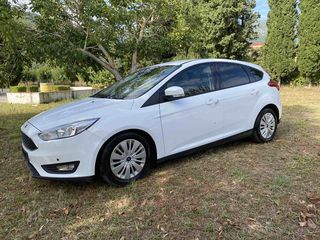 Ford Focus 2015-thumb-1