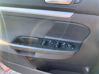 Volkswagen Golf 2011 1,6 TDI.Trendy.Bi.M-thumb-14