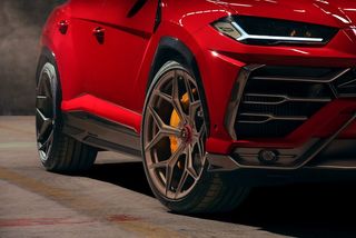 Lamborghini URUS ENGINE BONNET VISIBLE CARBON-thumb-3