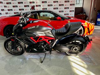 Ducati Diavel '11 Carbon