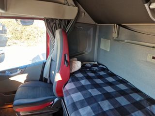 Ψυγείο Συρμού Volvo 2017 FH τιμονι  EURO 6-thumb-19