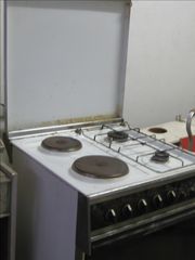 Κουζινα αεριου ρευματος παλια αλλα σε λειτουργια