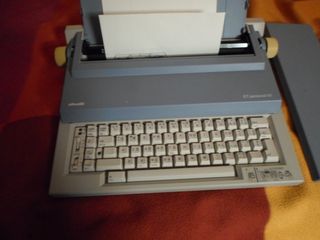 γραφομηχανή Olivetti personal 55