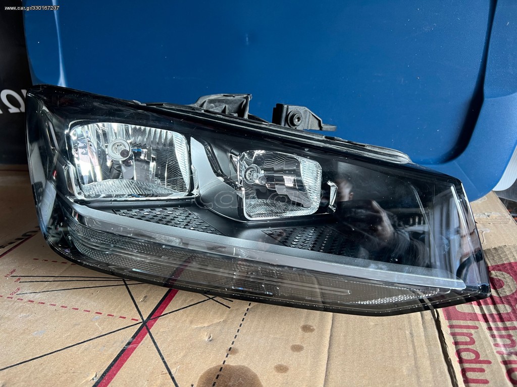 ΔΕΞΙ ΦΑΝΑΡΙ AUDI Q2 