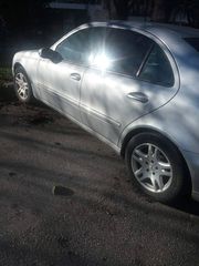 Mercedes-Benz E 230 Μόνο για Ανταλακτικα  '04-thumb-1