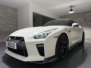 Nissan GT-R 2018 Black Edition White Pearl-thumb-9