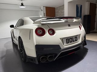 Nissan GT-R 2018 Black Edition White Pearl-thumb-12
