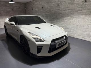 Nissan GT-R 2018 Black Edition White Pearl-thumb-64
