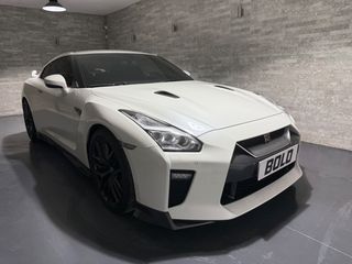 Nissan GT-R 2018 Black Edition White Pearl-thumb-24