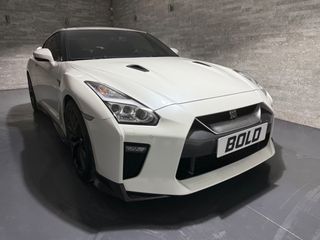 Nissan GT-R 2018 Black Edition White Pearl-thumb-25
