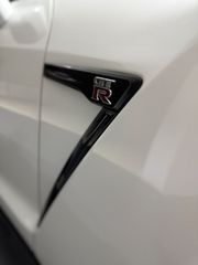 Nissan GT-R 2018 Black Edition White Pearl-thumb-31