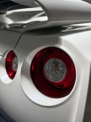 Nissan GT-R 2018 Black Edition White Pearl-thumb-33
