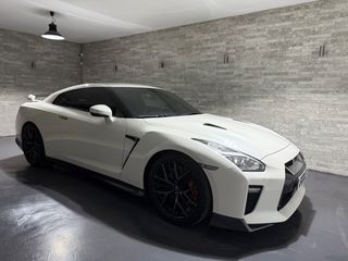 Nissan GT-R 2018 Black Edition White Pearl-thumb-77