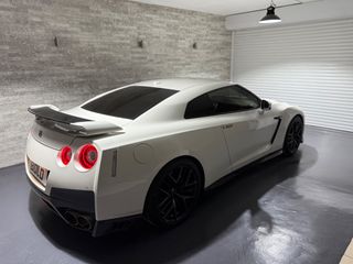 Nissan GT-R 2018 Black Edition White Pearl-thumb-85