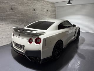 Nissan GT-R 2018 Black Edition White Pearl-thumb-92