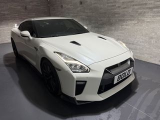 Nissan GT-R 2018 Black Edition White Pearl