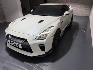 Nissan GT-R 2018 Black Edition White Pearl-thumb-2