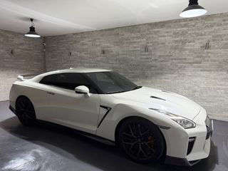 Nissan GT-R 2018 Black Edition White Pearl-thumb-7