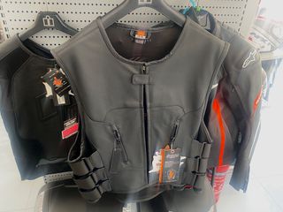 ΠΡΟΣΦΟΡΑ Icon Vest Regulator D30 Black Large-XLarge 