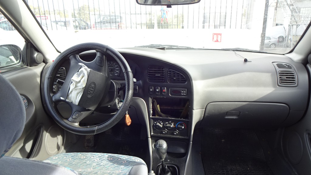 Ταμπλό Kia Sephia '00