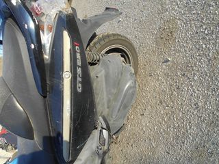 SYM GTS 250 I-thumb-7