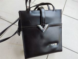 Γυναικεία καινούρια τσάντα V BB χρώμα καφέ