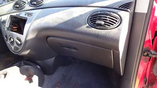 Ντουλαπάκι Ford Focus '01 Προσφορά.-thumb-1
