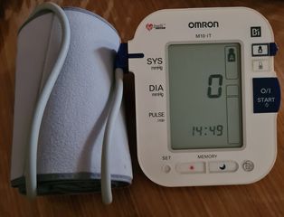 Πιεσόμετρο Μπράτσου Omron M10-IT με Ανίχνευση Αρρυθμίας