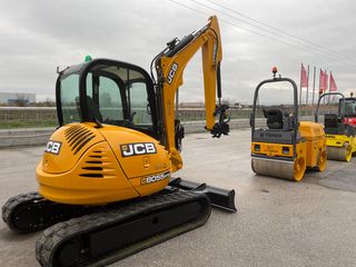 JCB '15 8055