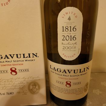 Επετειακο Lagavulin 8yo για τα 200 χρονια του αποστακτηριου. Του 2016. 
