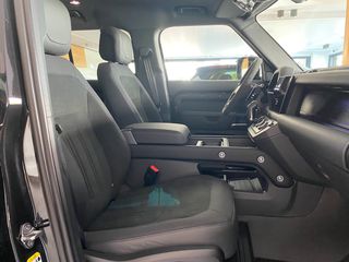 Land Rover Defender 2023 P525 V8-thumb-29