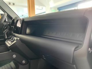 Land Rover Defender 2023 P525 V8-thumb-31