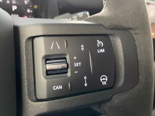 Land Rover Defender 2023 P525 V8-thumb-40