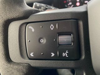 Land Rover Defender 2023 P525 V8-thumb-41