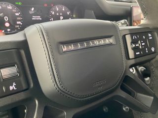 Land Rover Defender 2023 P525 V8-thumb-44