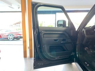 Land Rover Defender 2023 P525 V8-thumb-15