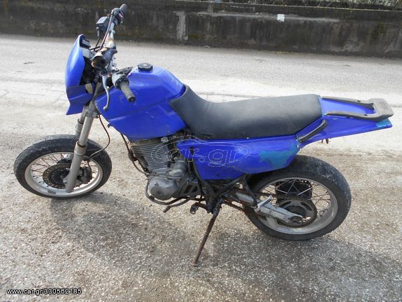 YAMAHA XT 600