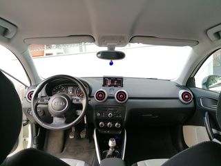 Audi A1 2010-thumb-15