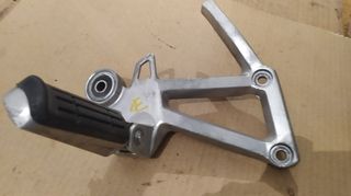 YAMAHA FZS 600 02'03' μαρσπιέ συνοδηγού δεξιά