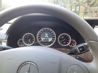 Mercedes-Benz E 350 2009-thumb-6