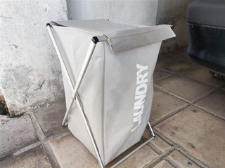 Καλάθι Απλύτων Αναδιπλούμενο Με Βάση Αλουμινίου Και Γκρι Ύφασμα Laundry Hamper Folded 76lt