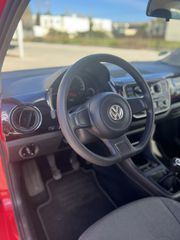Volkswagen Up 2015-thumb-8