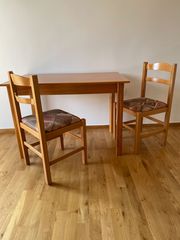 Τραπέζι με 2 καρέκλες 