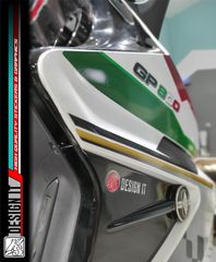 GILERA GP 800 - FULL STICKER KIT & WHEEL RIMS-thumb-8