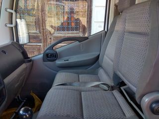 Ανατροπή Nissan 2012 CABSTAR-thumb-41
