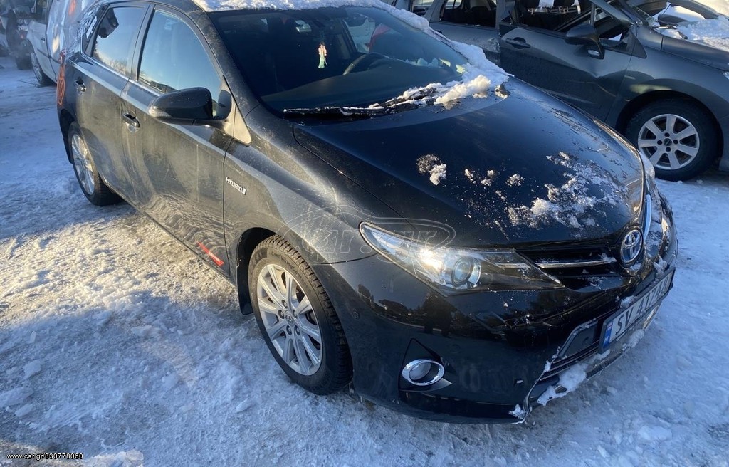 Toyota Auris, 2013-2015  1.8 HYBRID
