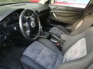 Volkswagen Passat 2000-thumb-10