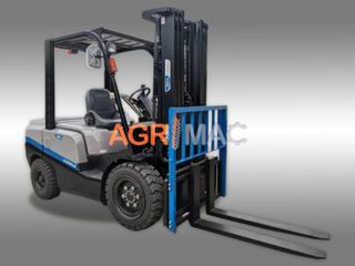 Πιρούνια Graecus 2023 Κλάρκ 2.5Τ diesel Triplex 4700mm πλάγια μετατόπιση-thumb-2