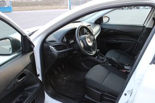 Fiat Tipo 2019-thumb-8
