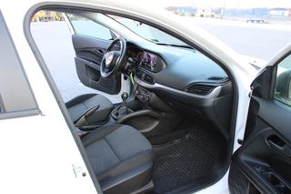 Fiat Tipo 2019-thumb-12